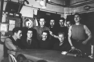 Ligne Maginot - SCHOENENBOURG - (Ouvrage d'artillerie) - Bloc 4, le personnel du PC
Avril 1940