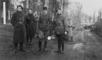 Ligne Maginot - BOUSSE - A24 - (Ouvrage d'infanterie) - A proximité de l'ouvrage , 1939
Med Caron, Lt Uhlmann,  SC Duperrin