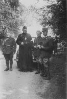 Ligne Maginot - BOUSSE - A24 - (Ouvrage d'infanterie) - Sgt Obry, Abbé Chéry (aumonier du secteur), Cne Wolff, SLt Simoens
