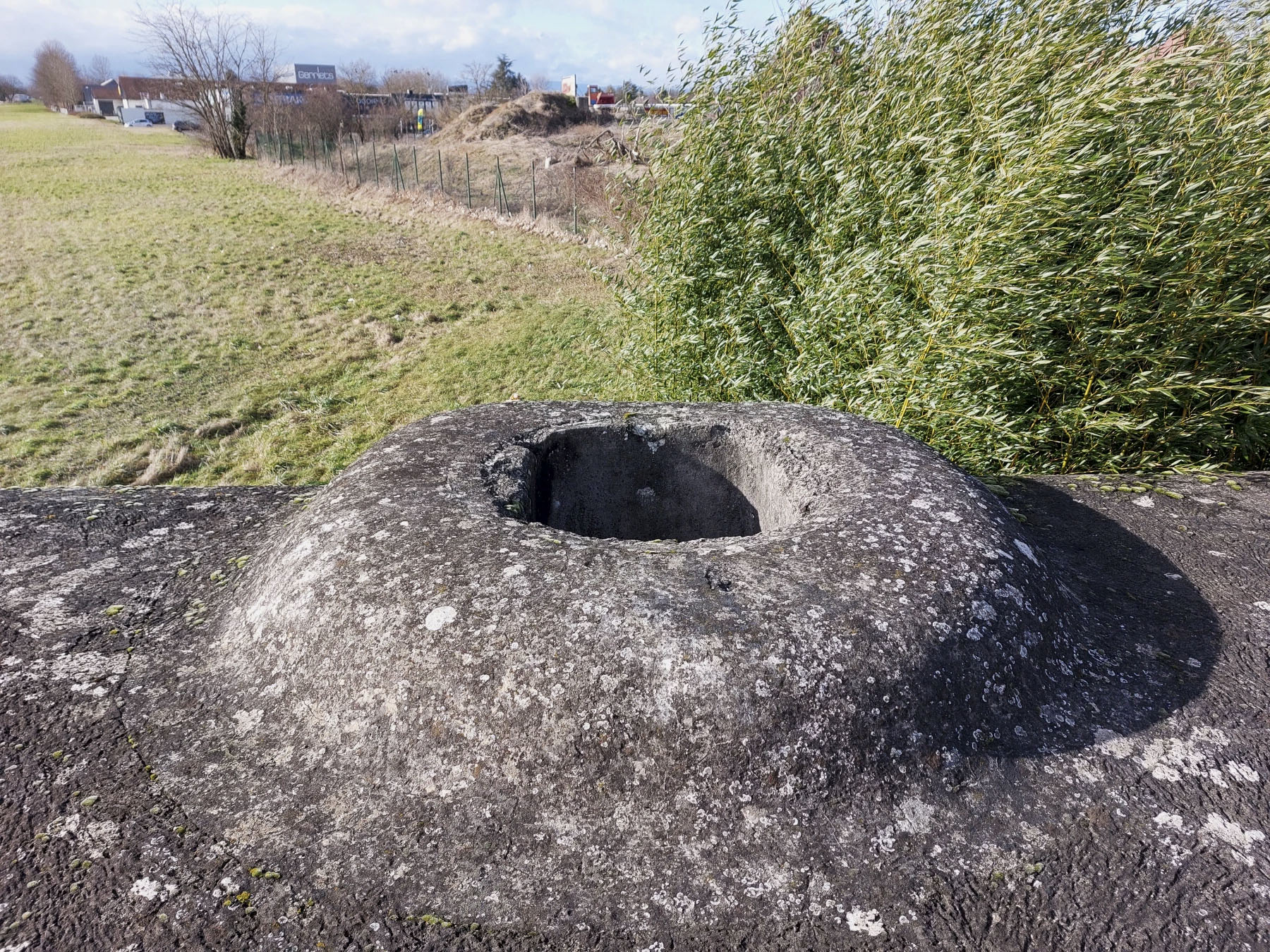 Ligne Maginot - ALGOLSHEIM - ABBATUCCI - (Blockhaus pour arme infanterie) - Puits de la tourelle de char Renault FT - Gregory Fuchs