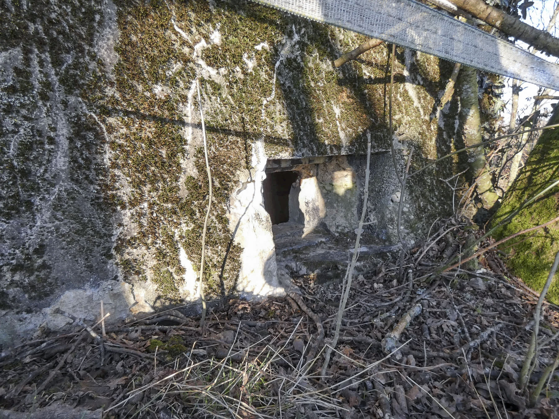 Ligne Maginot - LEGERET NORD 3 - C5-B - (Blockhaus pour canon) - Le créneaux pour FM de tir vers l'arrière. - STENGER Mathieu