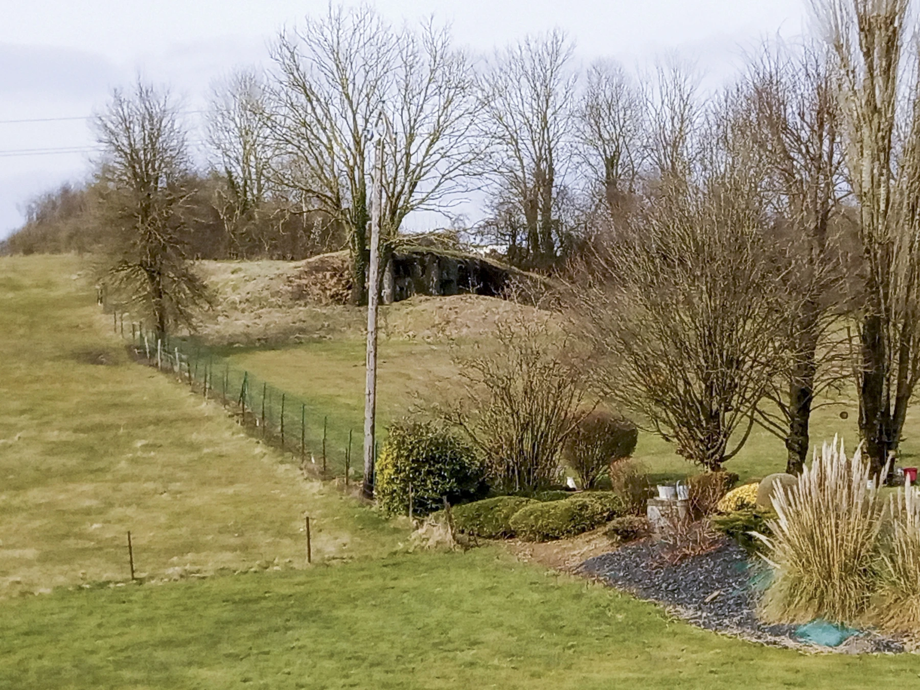 Ligne Maginot - DB47 - MB5 - ENTRE DEUX MONTS - (Blockhaus pour canon) - Le blockhaus au fond du jardin - Alexis Locatelli