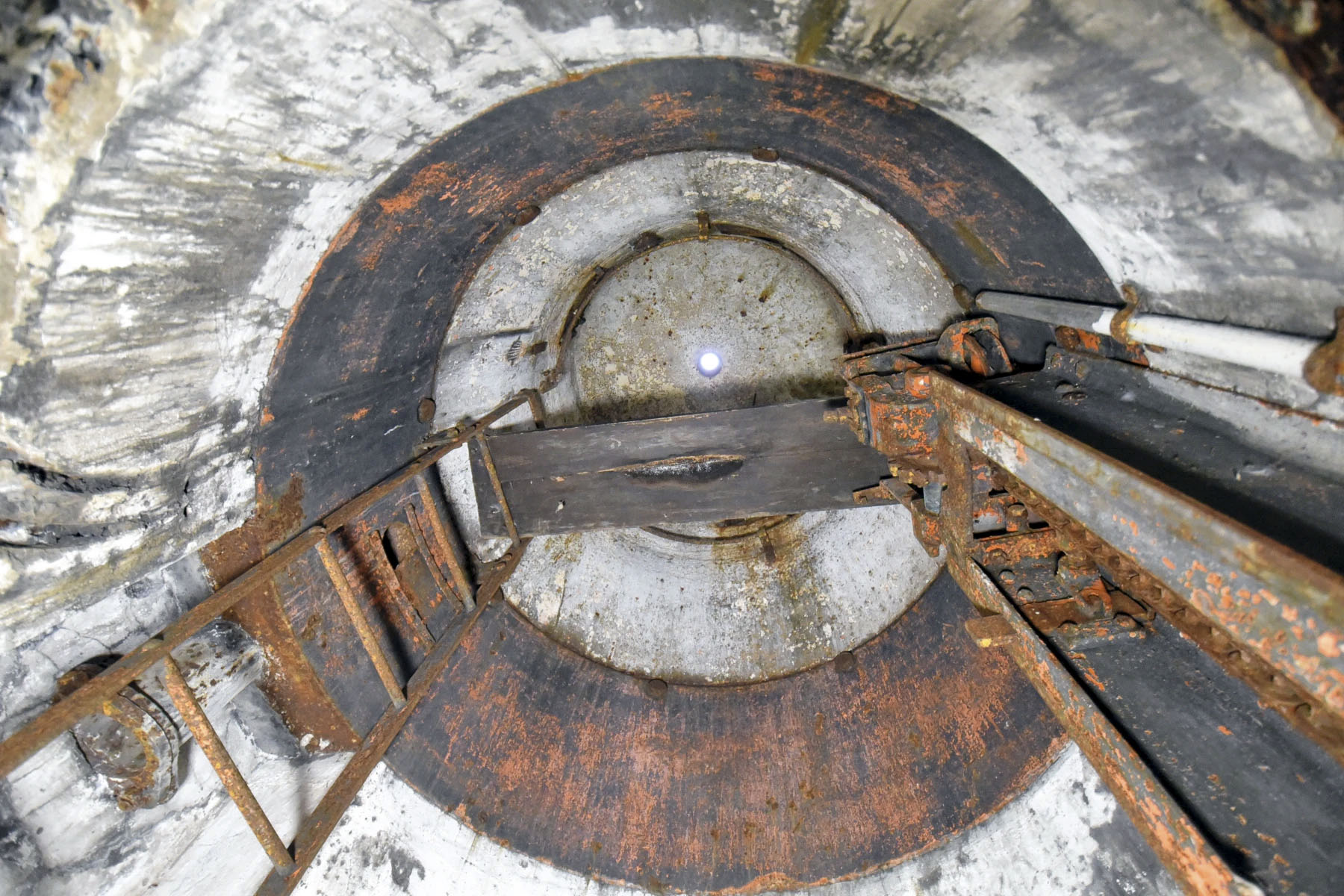 Ligne Maginot - WINECKERTHAL EST - (Casemate d'infanterie - Simple) - La cloche GFM - Ludovic KNAPP