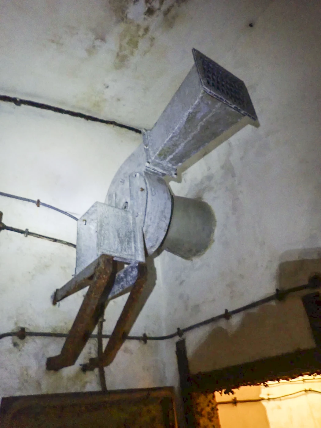 Ligne Maginot - FOUR A CHAUX - FAC - (Ouvrage d'artillerie) - Entrée de la caserne
Poste de défense FM
Ventilation - J.Luc