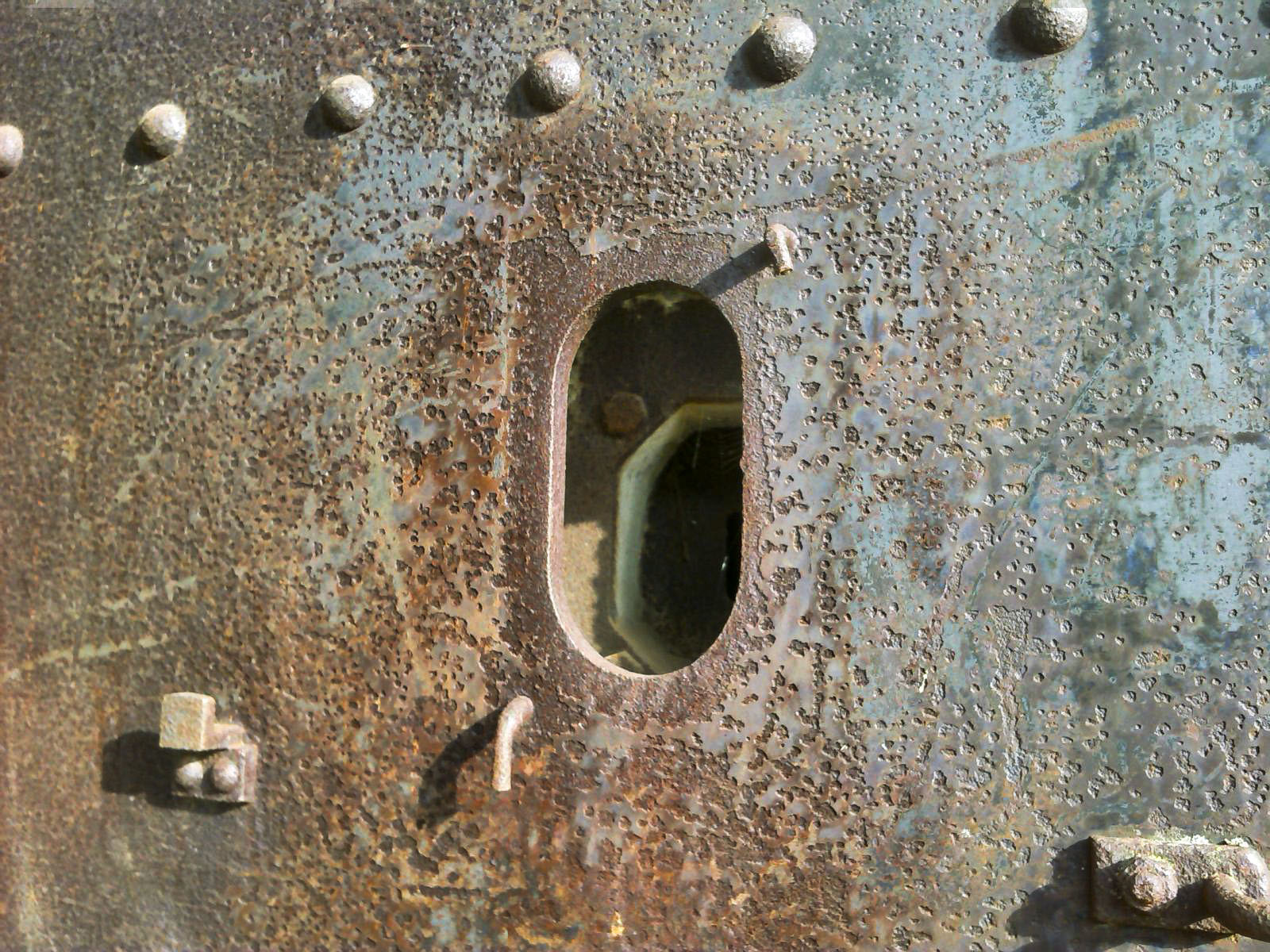 Ligne Maginot - B312 - ANSTAING - (Blockhaus pour canon) - La porte d'entrée
Détail  - Christian MOIGNEZ